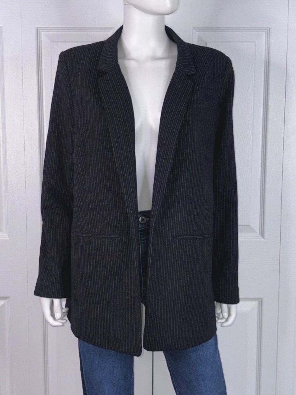 VINCE CAMUTO women's striped blazer size 14